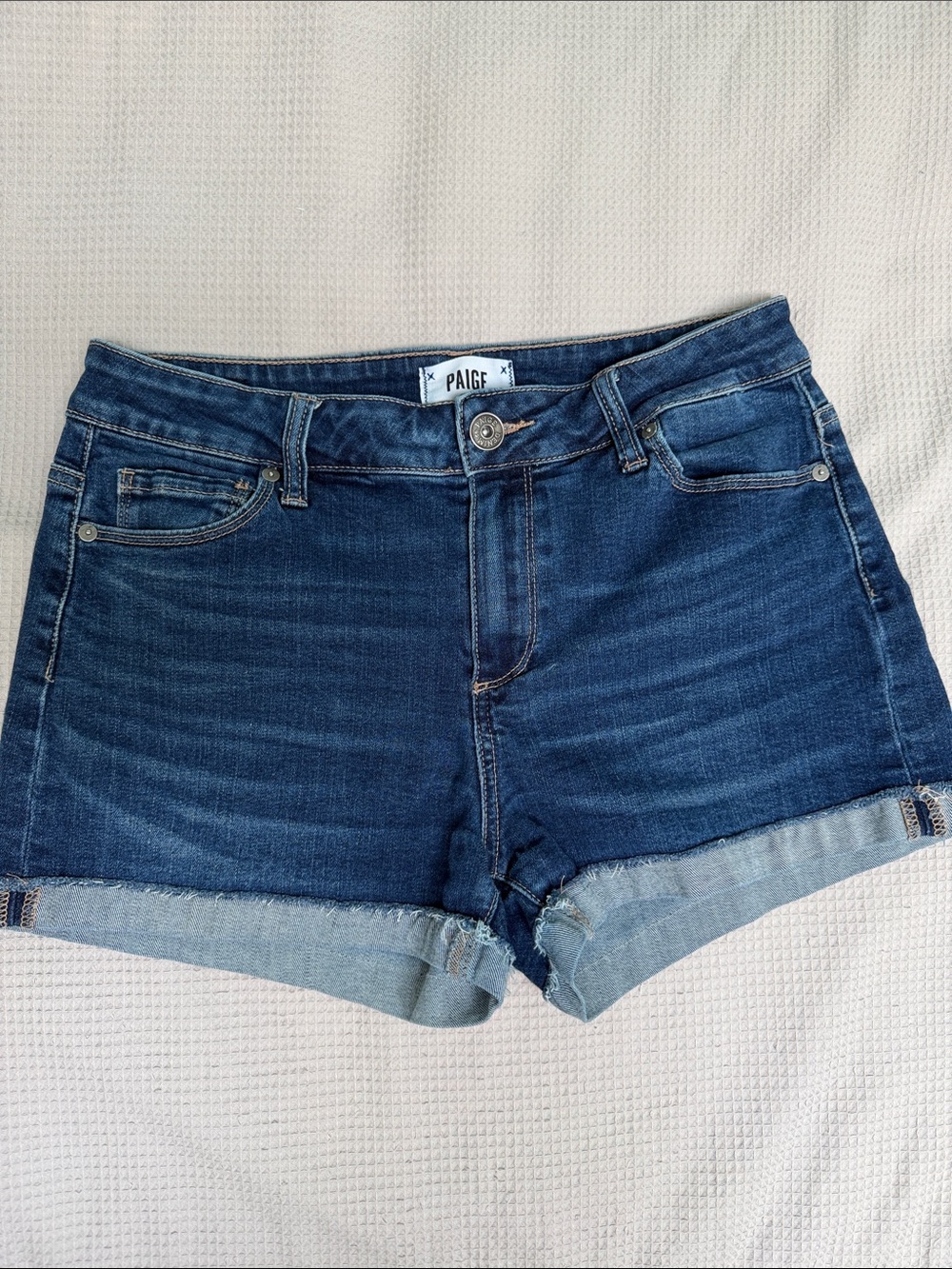 Paige sz 28 Jimmy Jimmy jean shorts darker denim 94% cotton zip fly